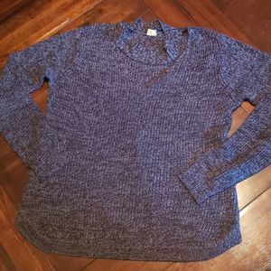 TC choker sweater